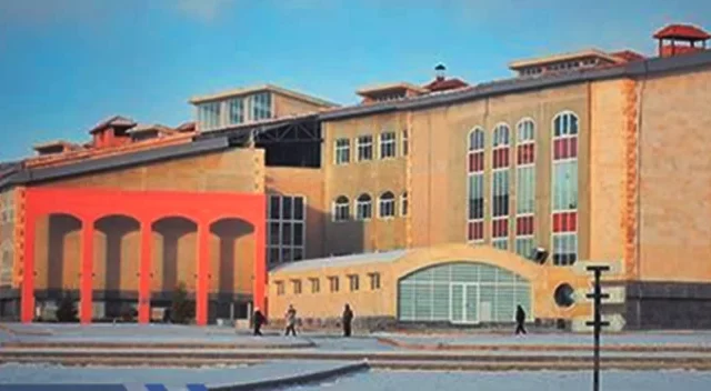 الجامعات cover.1681404105