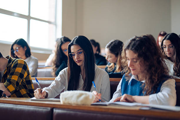 أفضل تخصصات للعمل عن بعد في 2026 المهارات المطلوبة للنجاح في العمل عن بعد