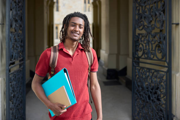 لماذا يختار الطلاب كلية أكسفورد للعلوم والتكنولوجيا؟ برامج مهنية وعلمية متطورة