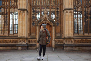 لماذا يختار الطلاب كلية أكسفورد للعلوم والتكنولوجيا؟