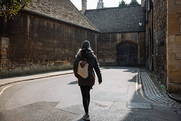 مميزات الدراسة في كلية أكسفورد للعلوم والتكنولوجيا: التكاليف المناسبة وخيارات الدفع